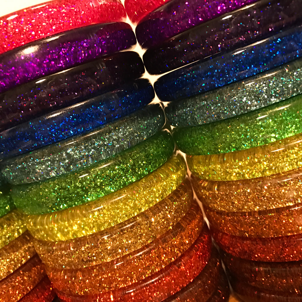 Splendette vintage inspired 1950s style rainbow of glitter fakelite bangles