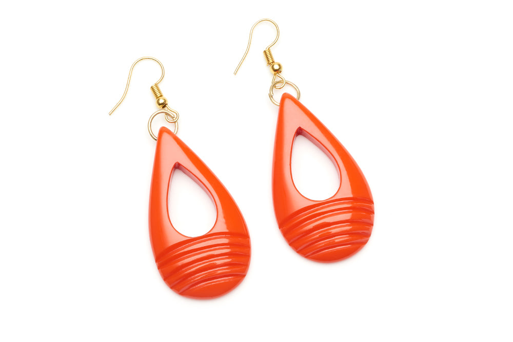Splendette vintage inspired 1940s Bakelite style orange Papaya Heavy Carve Fakelite Drop Earrings