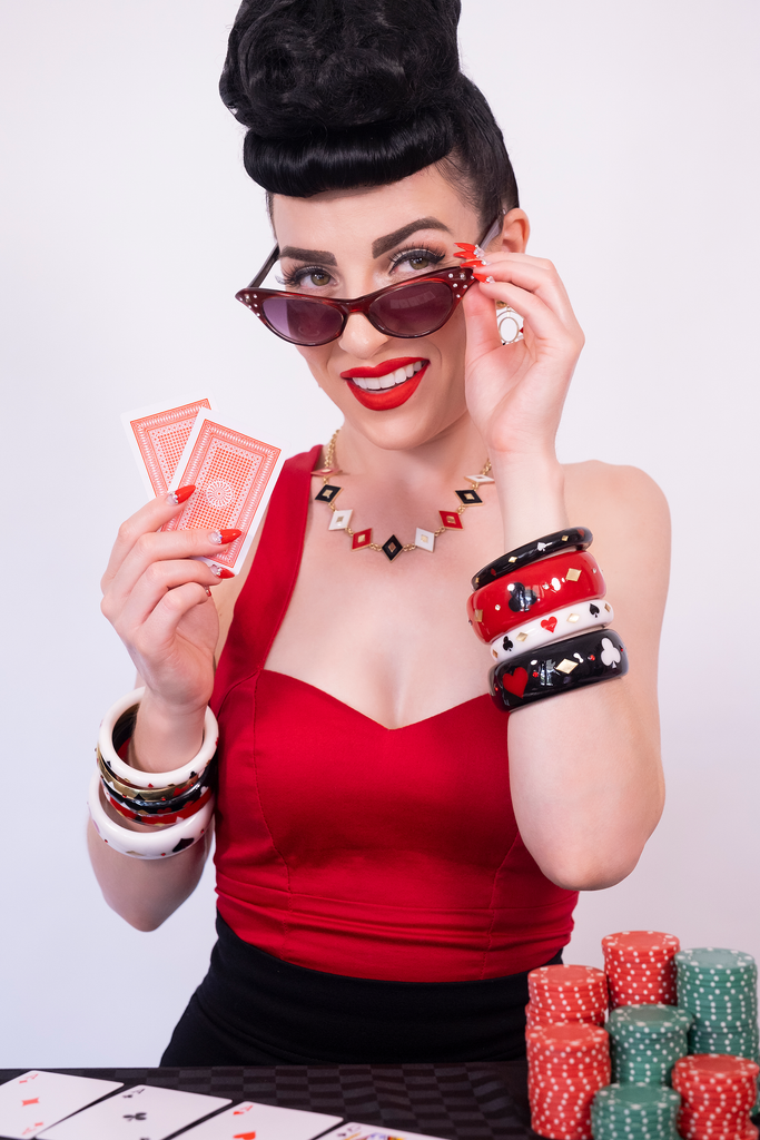 Splendette vintage inspired 1950s Las Vegas style jewellery worn by pin up model Lucy Luxe