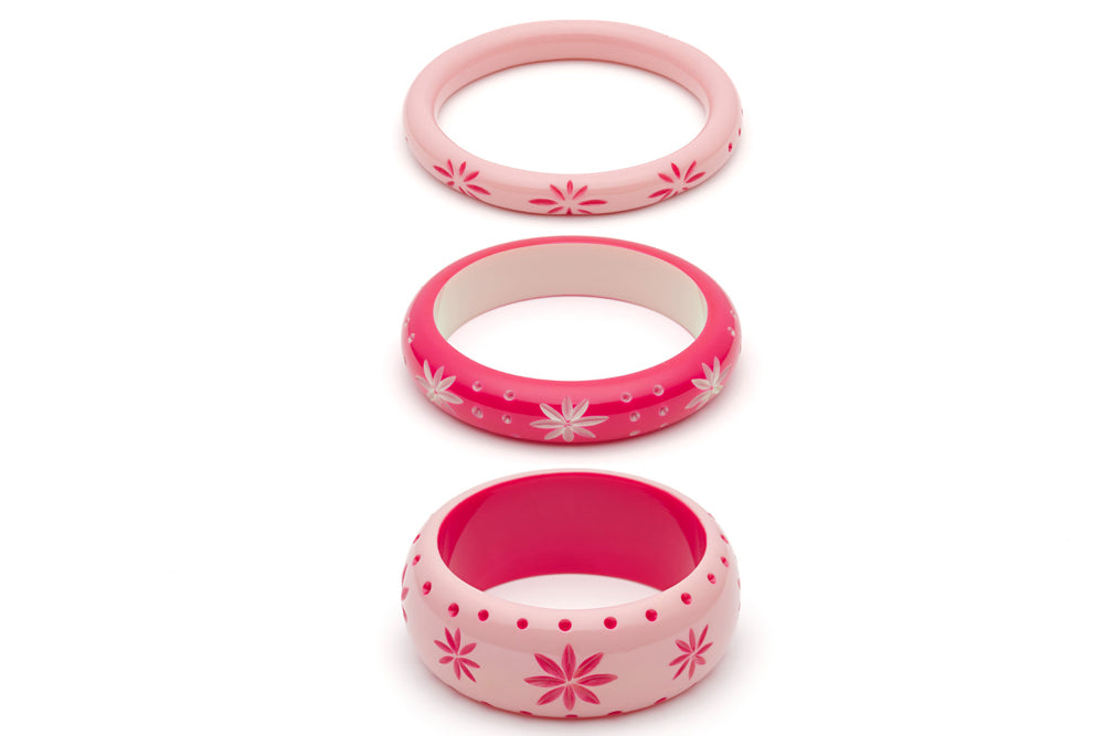 Splendette vintage inspired 1950s pin up style soft and bright pink carved Duotone fakelite Ripple & Raspberry Set of 3 Bangles
