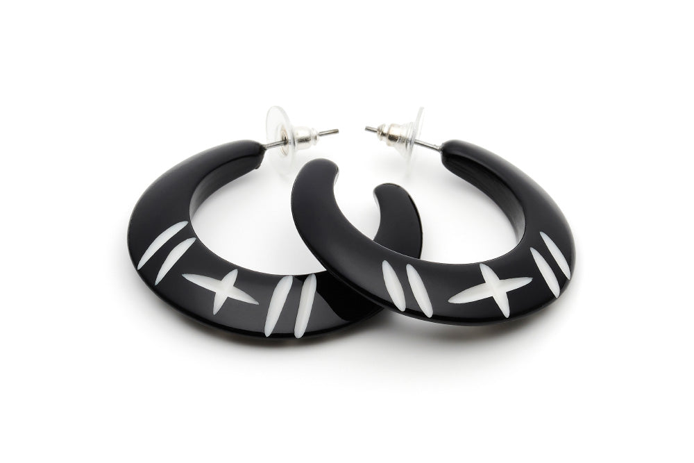 Splendette vintage inspired 1950s rockabilly style black and white Duotone Hater Carved Hoop Earrings