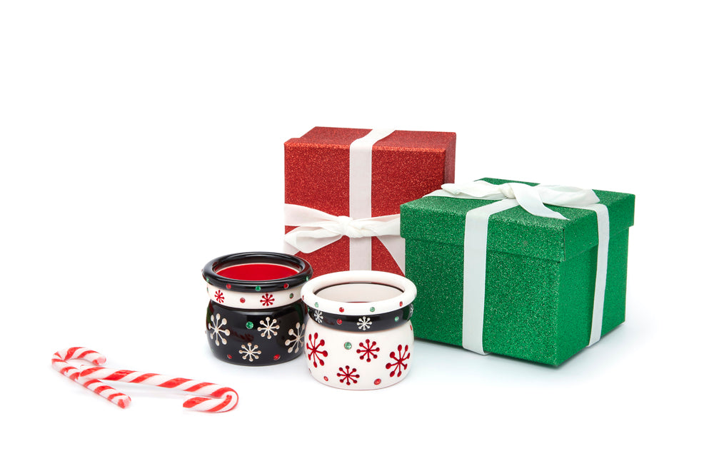Splendette vintage inspired 1950s Christmas style jewellery, black Musta and white Lumi Atomic Snowflake Bangle stacks