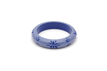 Splendette vintage inspired 1950s style blue Duotone fakelite Midi Forget-Me-Not Carved Bangle in Maiden size