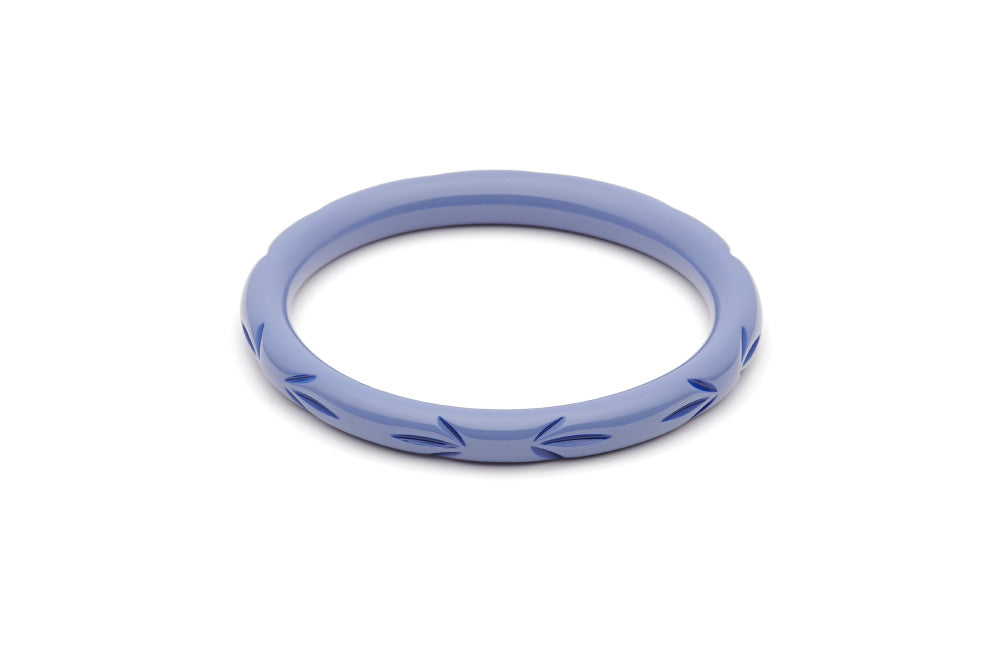 Splendette vintage inspired 1950s style blue Duotone fakelite Narrow Forget-Me-Not Carved Bangle in Duchess size