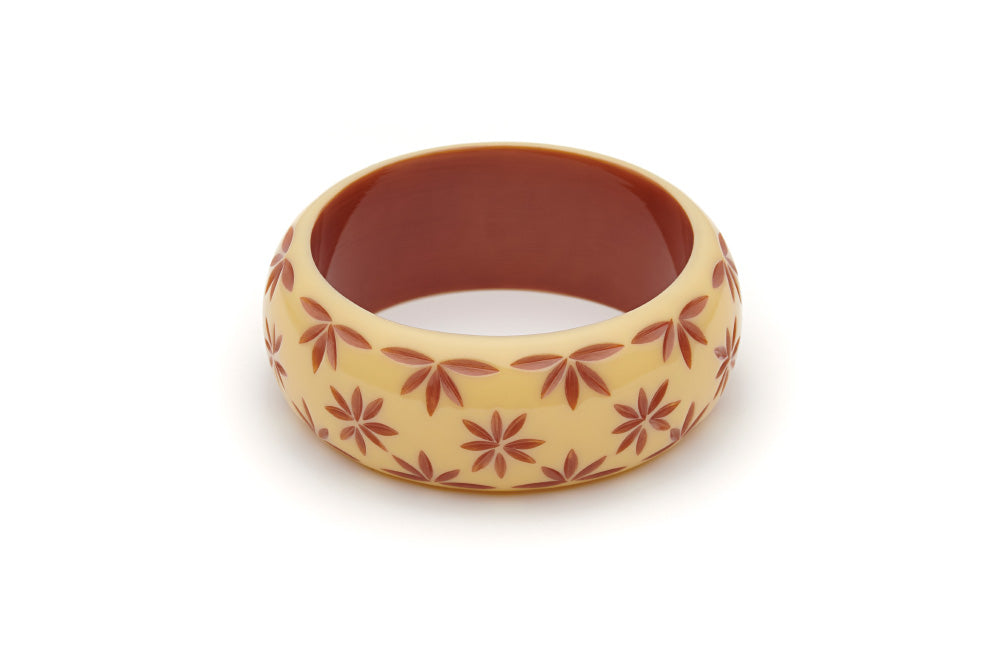 Splendette vintage inspired 1950s style cream carved Duotone fakelite Wide Lait Carved Bangle in Classic size