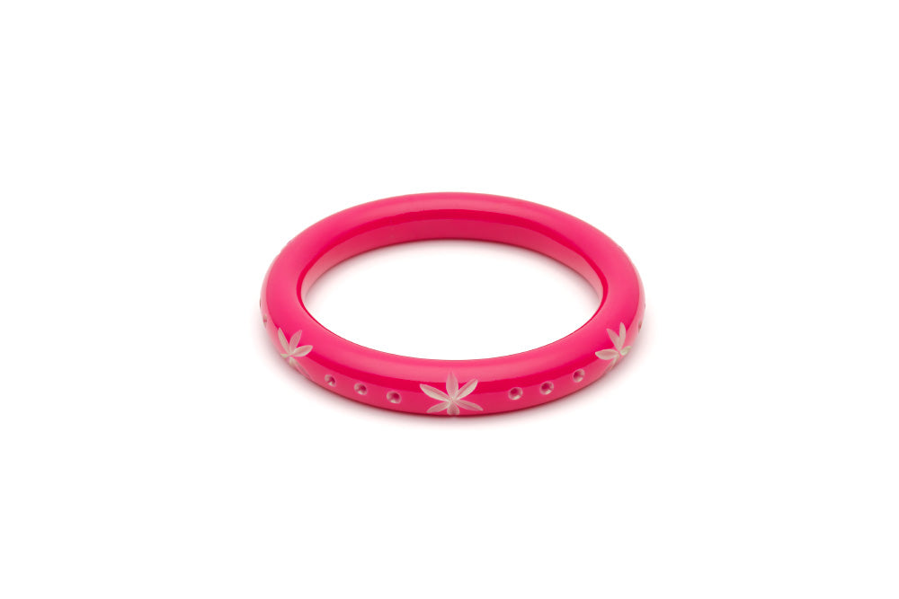 Splendette vintage inspired 1950s pin up style bright pink Duotone fakelite Narrow Raspberry Carved Bangle in Maiden size
