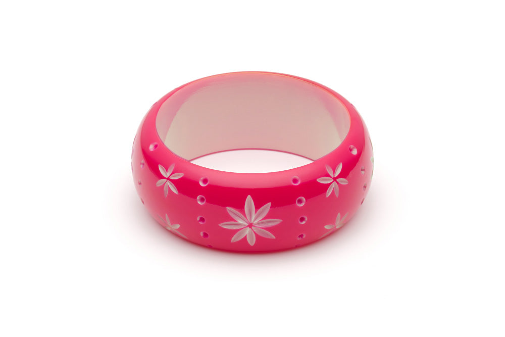 Splendette vintage inspired 1950s pin up style bright pink Duotone fakelite Wide Raspberry Carved Bangle in Classic size