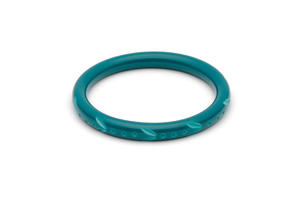 Splendette vintage inspired 1950s style teal Duotone fakelite Narrow Dragonfly Carved Bangle in Duchess size