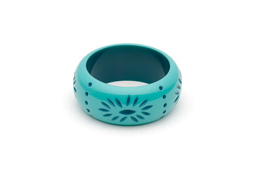 Splendette vintage inspired 1950s style turquoise Duotone fakelite Wide Nymph Carved Bangle in Maiden size