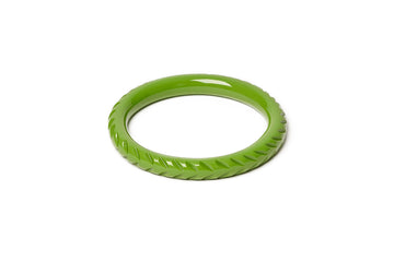 Splendette vintage inspired 1940s Bakelite style green fakelite Narrow Palm Heavy Carve Bangle