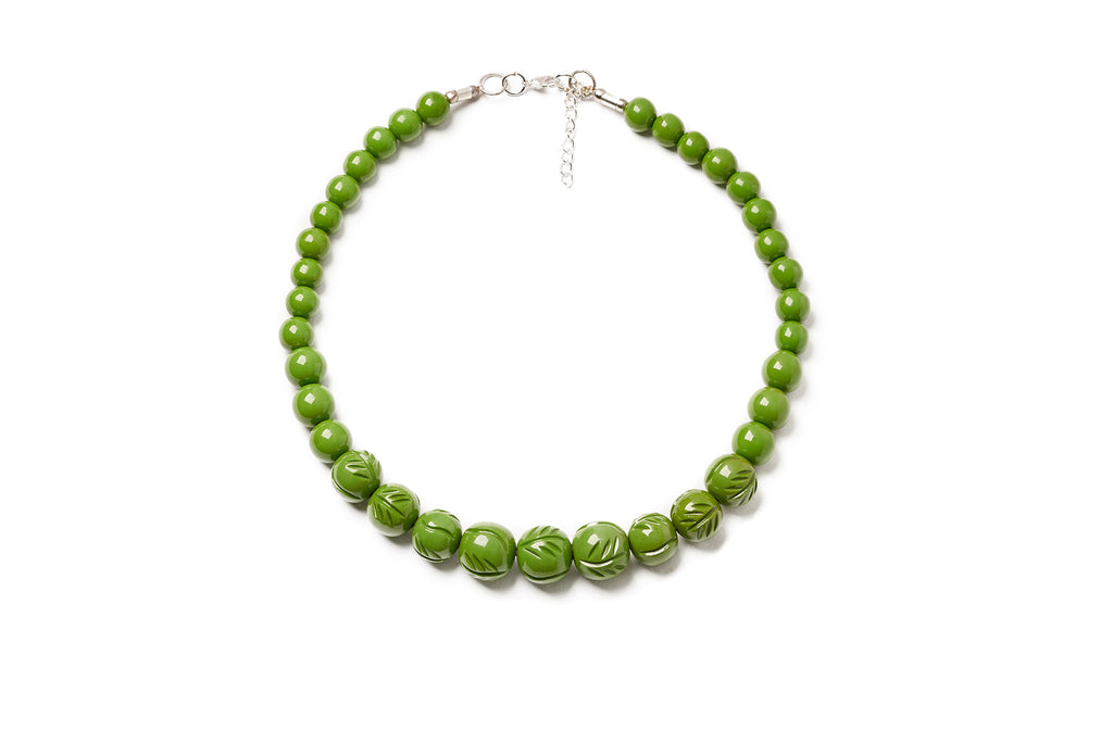 Splendette vintage inspired 1940s Bakelite style green fakelite Palm Heavy Carve Bead Necklace