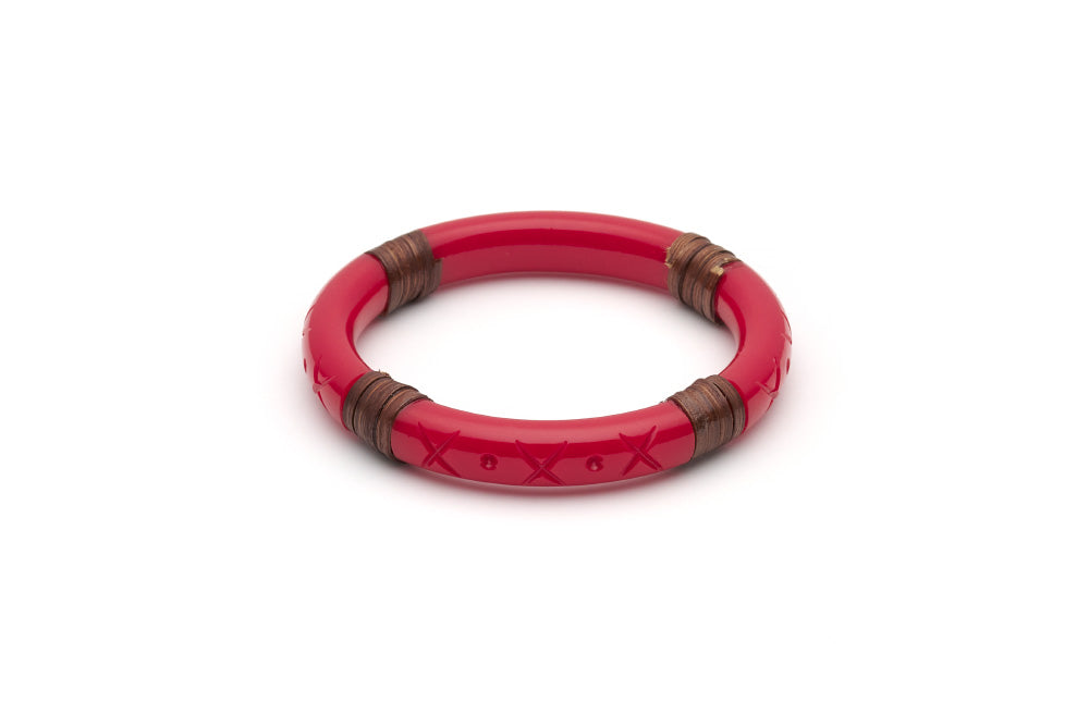 Splendette vintage inspired 1940s 1950s tropical style carved red fakelite Narrow Rosella Mid Cane Bangle in smaller Maiden size