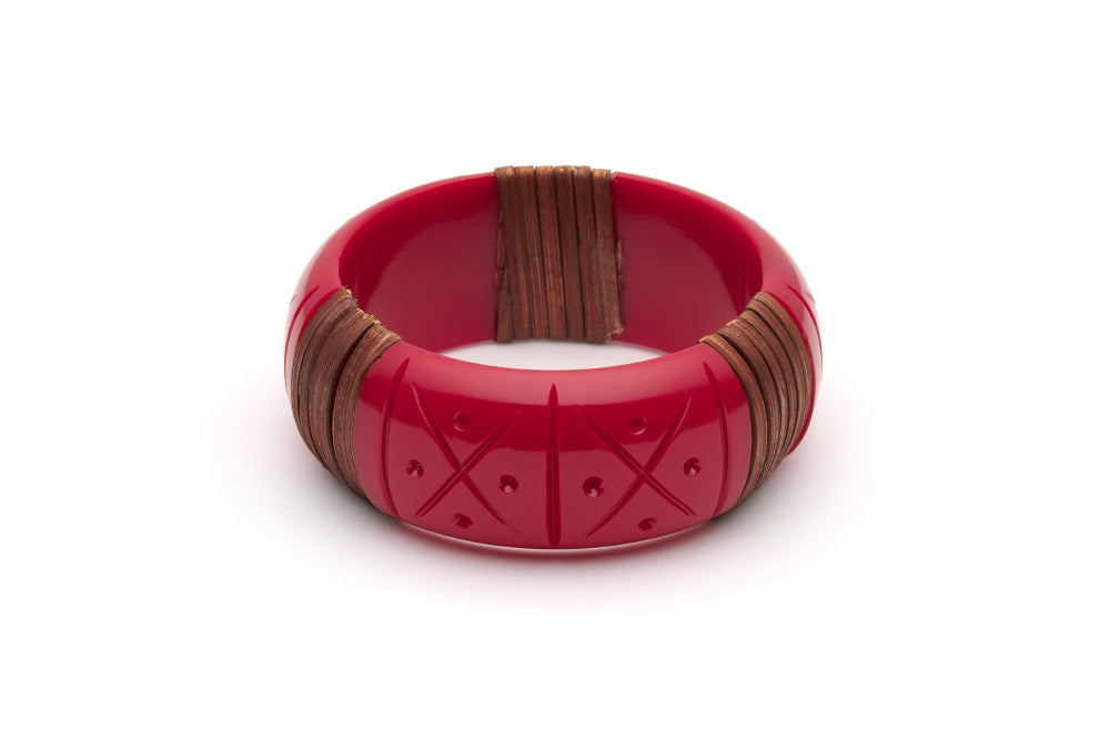 Splendette vintage inspired 1940s 1950s tropical style carved red fakelite Wide Rosella Mid Cane Bangle in Classic size