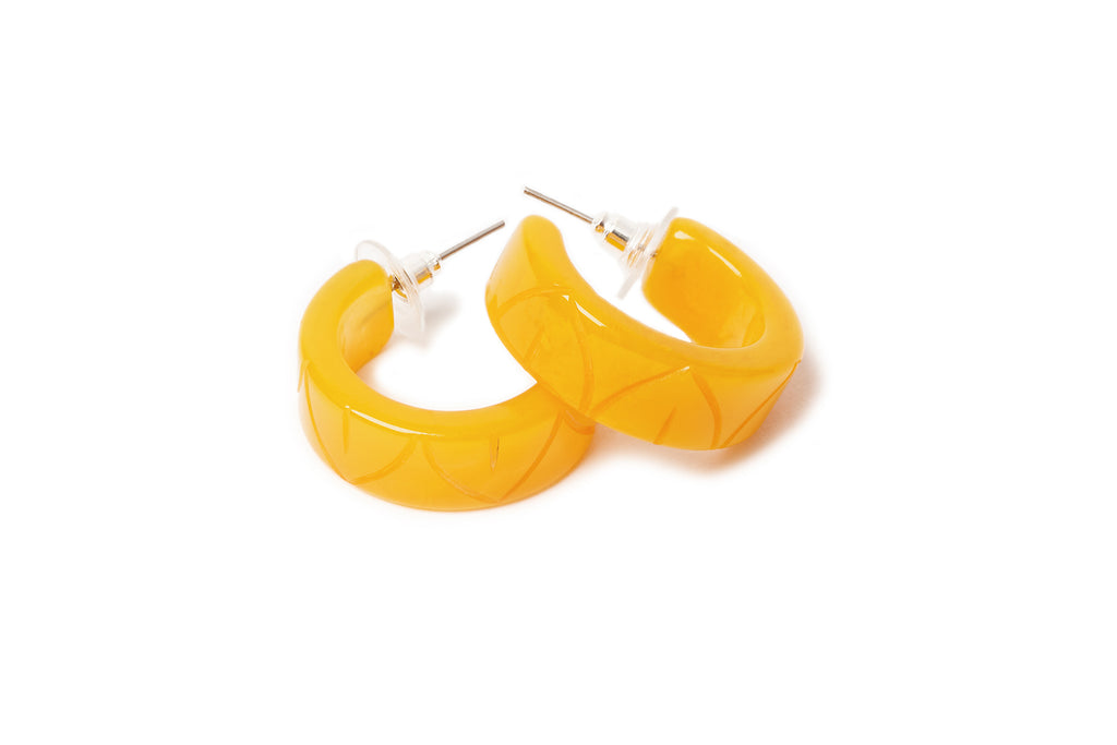 Splendette vintage inspired 1930s style carved yellow Sand Fakelite Hoop Earrings