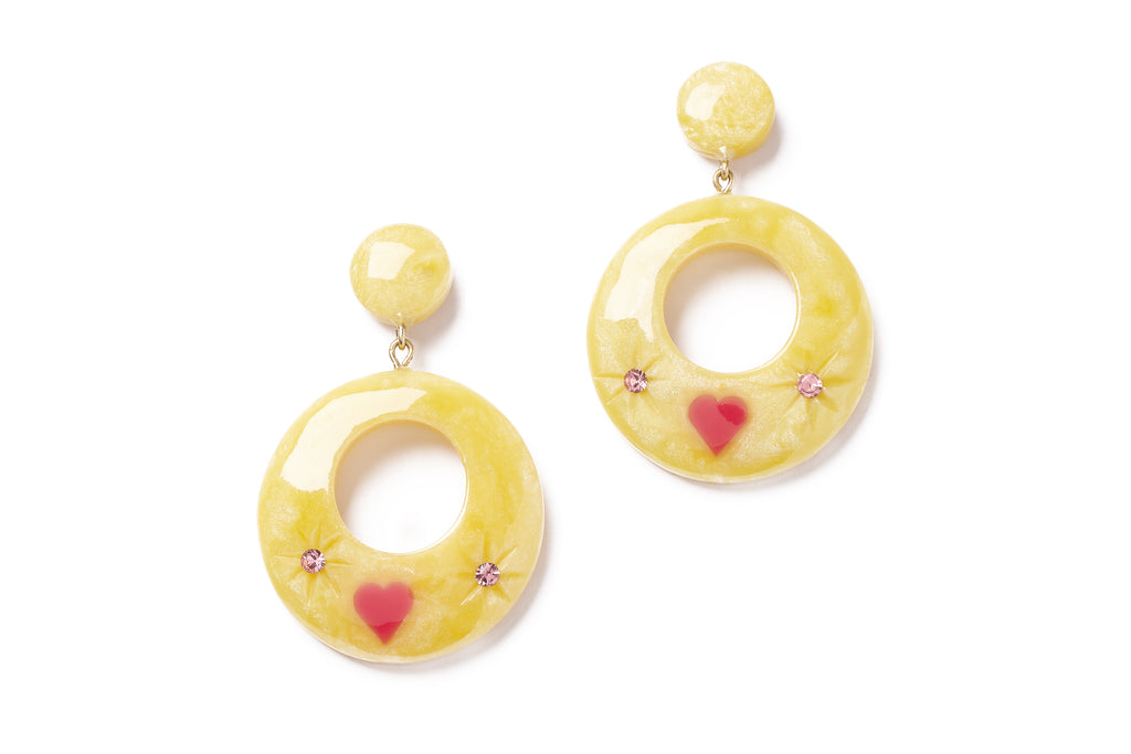 Splendette vintage inspired 1950s kitsch Valentine's style pastel yellow carved fakelite Honey Bunch Starburst Earrings
